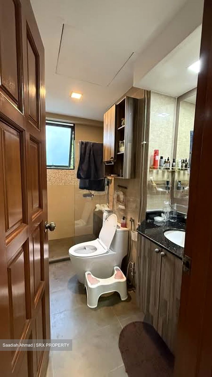Simsville (D14), Condominium #588726821